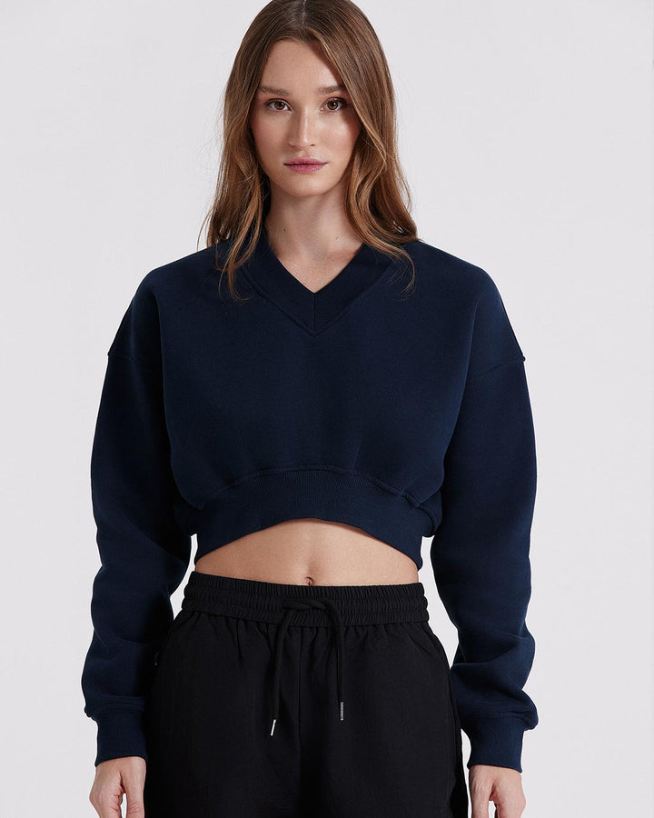 SUDADERA CROPPED CON CUELLO V